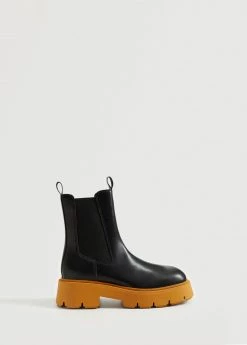 Contrast-sole Ankle Boots Black