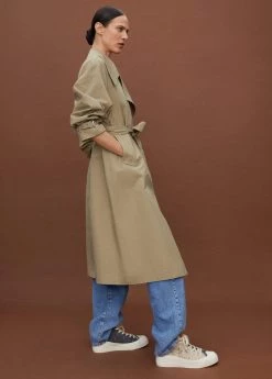 Contrast Sole Sneakers Beige