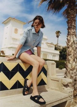 Criss-cross Straps Sandals Black